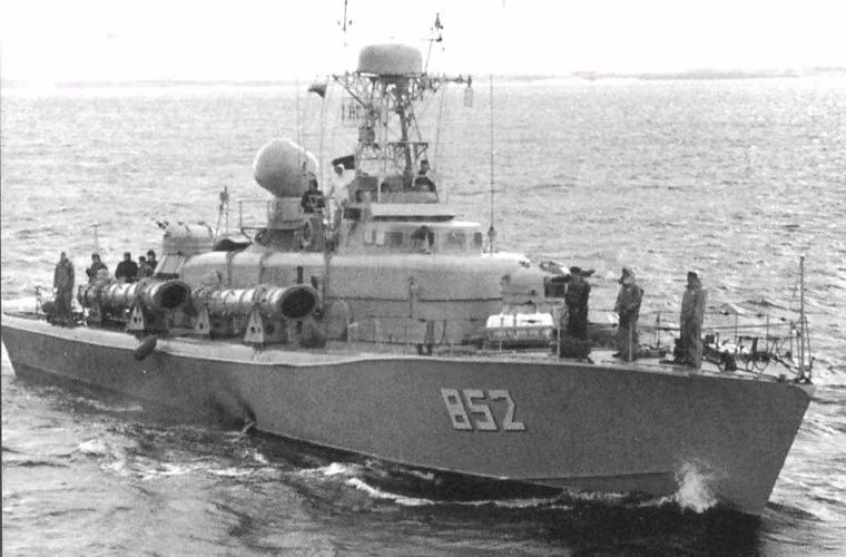 Tàu phóng lôi Project 206 Shtorm của Hải quân Việt Nam được thiết kế để tấn công nhanh theo "bầy đàn" ở vùng ven biển, trong điều kiện thời tiết tốt và được bảo vệ bởi lực lượng không quân. Khoảng 80 chiếc đã được ba nhày máy của Liên Xô chế tạo liên tục từ cuối năm 1960. Nguồn ảnh: Navyworld