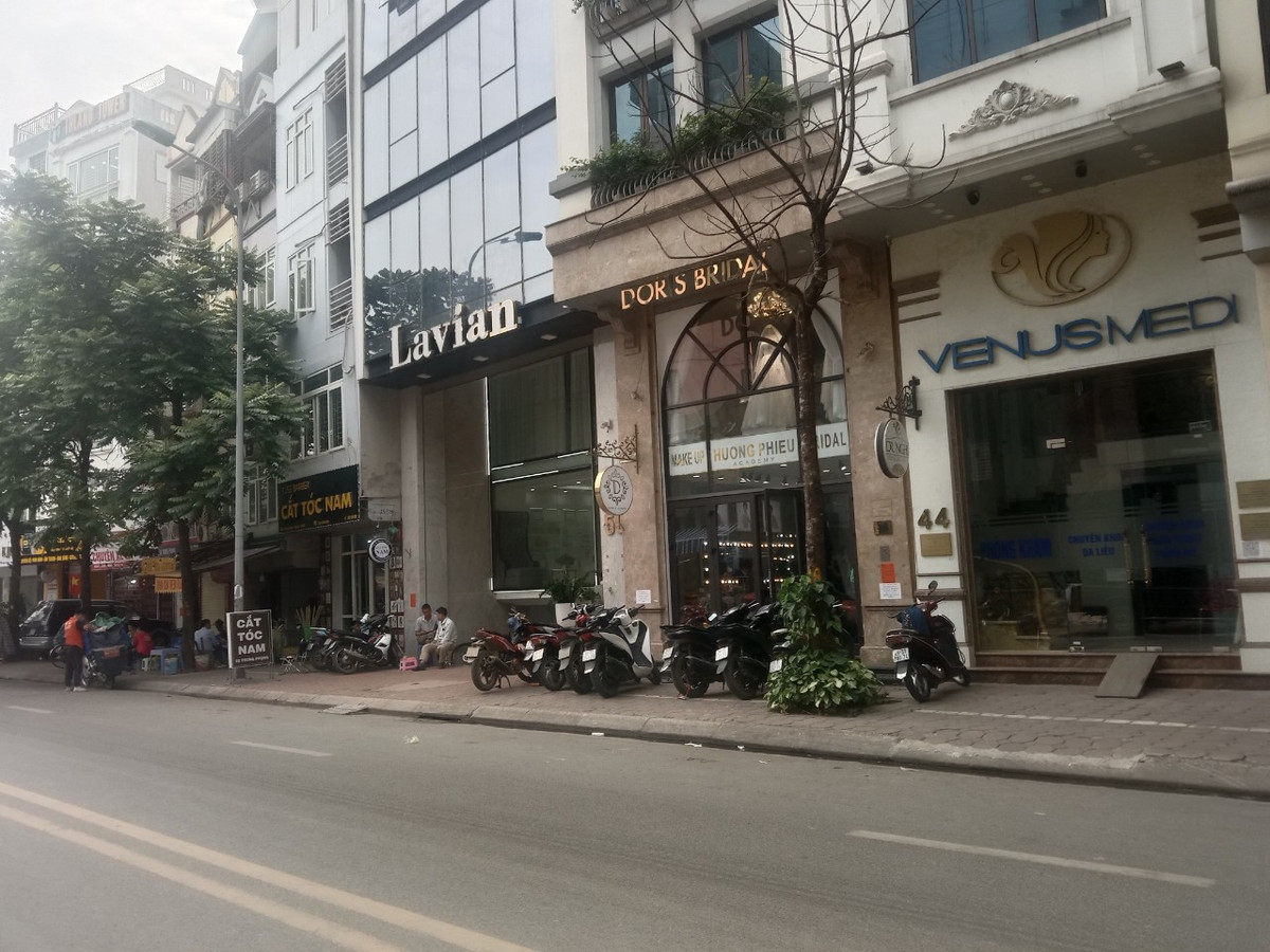 Nhieu nghi van dat ra trong hoat dong cua tham my vien quoc te Lavian?