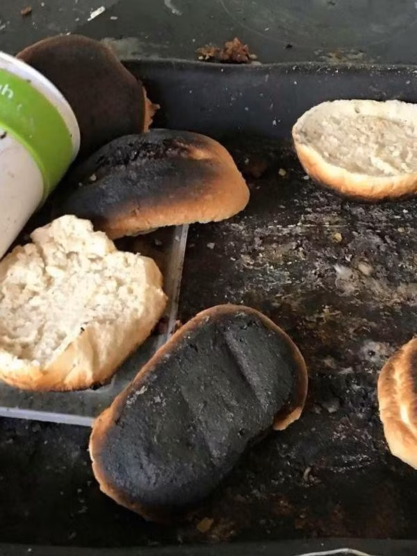 Được biết, trước khi cho thuê, vợ chồng bà Angela đã tiêu tốn hàng ngàn đô la để sửa sang lại căn hộ ba phòng ngủ này thành một không gian sống mà chính họ cũng ao ước. Thế nhưng, sau khi cho thuê, hai vợ chồng bà đã gặp phải không ít rắc rối.