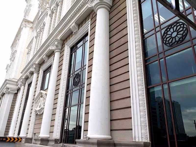 Khai trương vào tháng 7/2009, Saigon Paragon được xây dựng trên diện tích đất 6.000 m2. Ảnh: Vietnamnet.