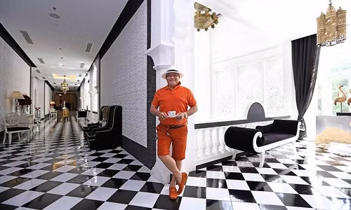 Lâu đài có tổng cộng 19 phòng, mỗi phòng mang một phong cách thiết kế khác nhau. Ảnh: Khám phá.