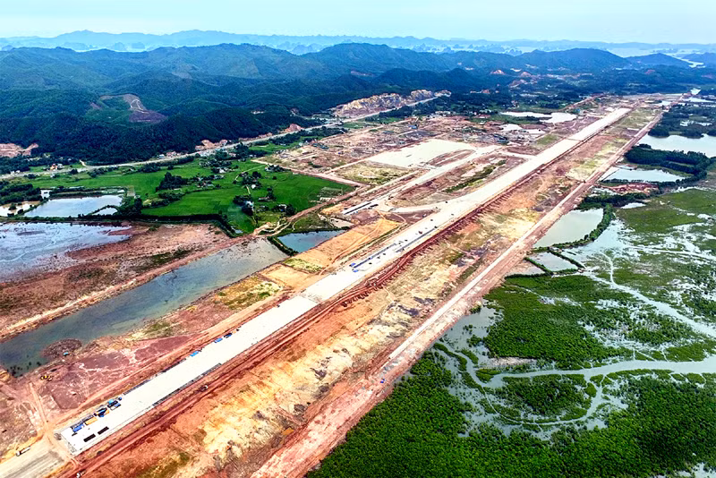 Dự kiến, trong năm đầu tiên mở cửa, sân bay Vân Đồn đón khoảng 500.000 lượt khách. Ảnh: Baoquangninh.