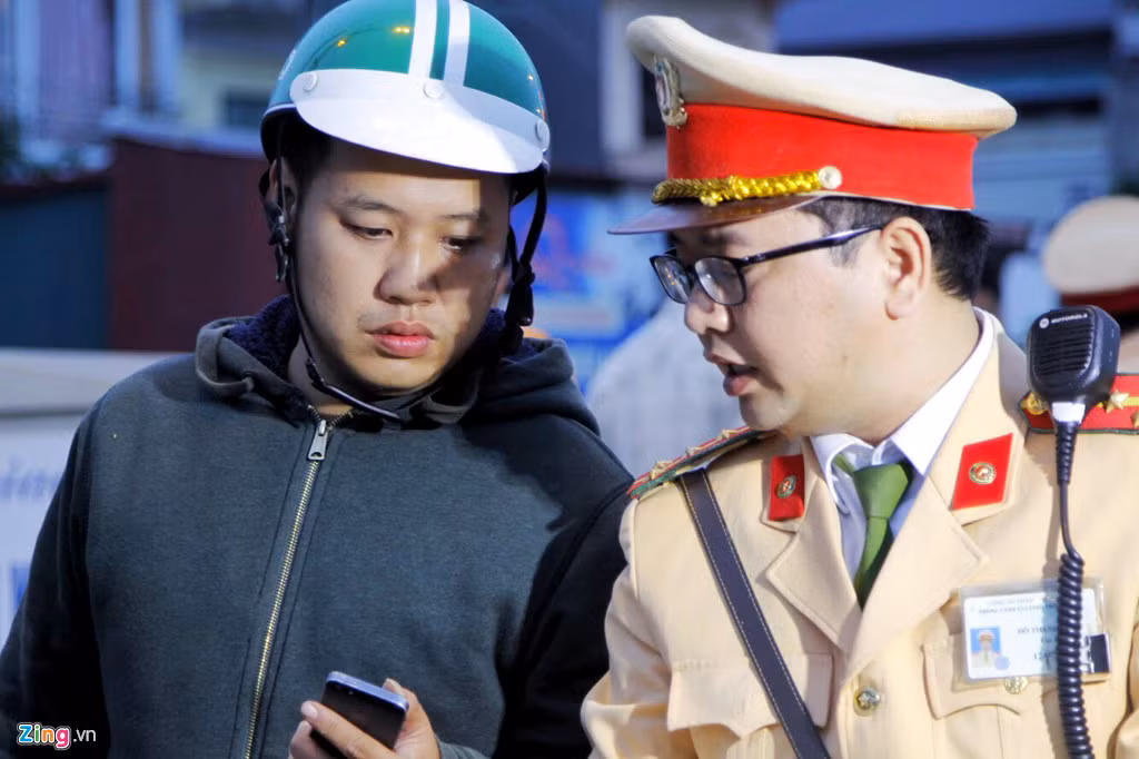 Nhiều người đưa ra lý do biện minh cho việc đi ngược chiều như tiện đường, nhà gần, vội về đón con, không để ý và thậm chí là... quên.