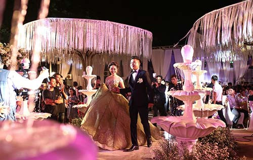 Cũng trong tháng 3, cộng đồng mạng "xuýt xoa" về một đám cưới 6 tỷ đồng tại Bình Phước. Ảnh: Dân Việt.
