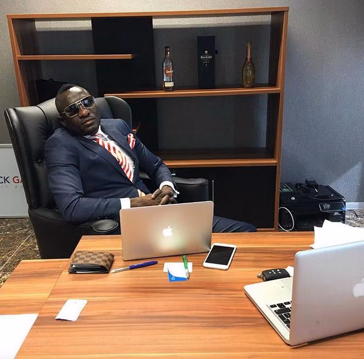 Genius Kadungure nổi tiếng với những bữa tiệc xa hoa.