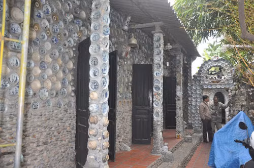 Công trình thuộc sở hữu của ông Nguyễn Văn Trường (53 tuổi) ở làng Kiệu Sơn, xã Chấn Hưng (Vĩnh Tường, Vĩnh Phúc). Ảnh: Tuổi trẻ.