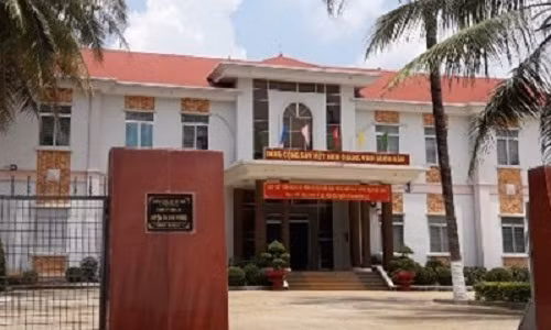 Chuyen cong tac con gai Bi thu huyen uy bo nhiem sai quy trinh