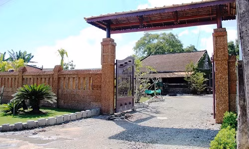 Tọa lạc tại số 39, đường Phan Chu Trinh, khu phố 2, phường 1, TP. Tây Ninh, căn nhà cổ 123 năm được UBND thành phố Tây Ninh trao bằng xếp hạng di tích kiến trúc nghệ thuật cấp tỉnh. Ảnh: Báo Tây Ninh.