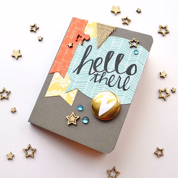 Câu chuyện kể về thầy cô từ ngày đầu gặp nhau, những câu nói mà học trò chưa bao giờ dám thổ lộ...trong cuốn sổ chắc chắn sẽ làm thầy cô nhớ mãi. Ảnh: TinyBook.