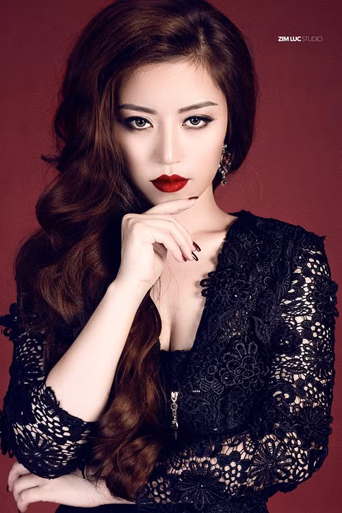 CEO Đào Minh Châu là nữ tổng quyền lực của Tập đoàn Thương mại và Dịch vụ Mỹ phẩm Ruby’s World Group. Ảnh: Người đưa tin.