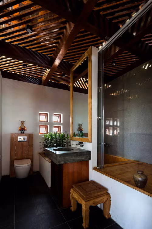 Phòng tắm hiện đại và sạch sẽ.