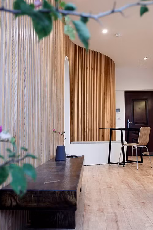 Để tạo môi trường sống tốt hơn, gia chủ muốn bố trí lại không gian, đưa diện tích giao thông về mức tối thiểu và hạn chế phần diện tích khó sử dụng.