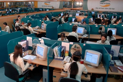 Vị trí thứ 4 thuộc về Tập đoàn Viễn thông Quân đội Viettel, trực thuộc Bộ Quốc phòng. Là doanh nghiệp Viễn thông đầu tiên ở Việt Nam đầu tư trực tiếp ra nước ngoài, Viettel được xếp hạng thứ 83 trong số 100 thương hiệu viễn thông lớn nhất thế giới. Ảnh: Qđnd.