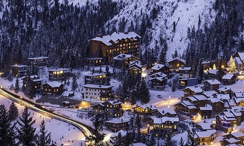 Courchevel 1850 (Pháp) là một trong những khu nghỉ dưỡng trượt tuyết lớn nhất thế giới với 600 km đường trượt. Tuy nhiên, không phải ai cũng có thể nghỉ tại đây trong mùa Giáng sinh, bởi nó có giá 50.000 bảng/tuần (khoảng 15,2 tỷ đồng).
