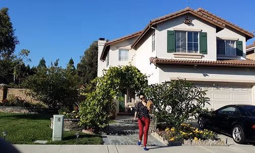 Nữ ca sĩ Thu Phương sống cùng chồng trong một căn biệt thự vườn rộng hơn 700m2 thành phố Irvine, California, Mỹ. Ảnh: Dân Việt.