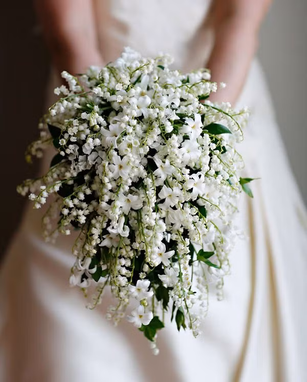 Hoa linh lan còn có tên gọi khác là huệ thủy chung. Chính vì thế, linh lan luôn được ưa chuộng trong lễ cưới. Ảnh: Pinterest.