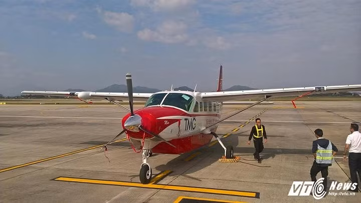 Phi cơ có sức chở tối đa 12 hành khách, tốc độ 300 km/giờ và khả năng linh hoạt cao.