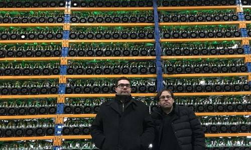 Hơn 4.000 trâu cày hoạt động liên tục 24/7 nên bên trong trang trại đào tiền ảo Bitfarms lúc nào cũng rất ồn ào.