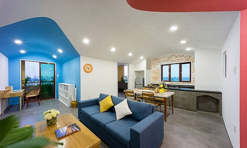  Căn hộ Sài Gòn thuộc sở hữu của một đôi vợ chồng trẻ. Sau hai năm cho thuê, căn hộ bị hư hỏng, gia chủ quyết định sửa lại, tạo không gian sống mới cho cả gia đình.