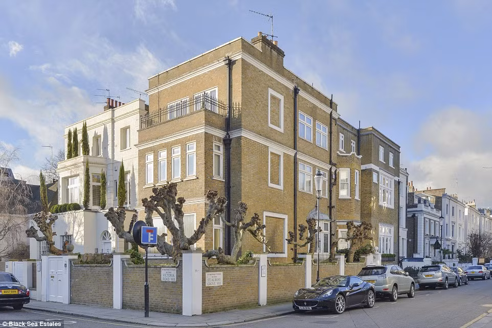 Những dinh thự xa hoa mang nhiều phong cách khách nhau. Ảnh: Black Sea Estates.