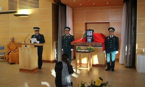 Lễ tang của phi công Nguyễn Thành Trung tại Anh. Ảnh: CTV