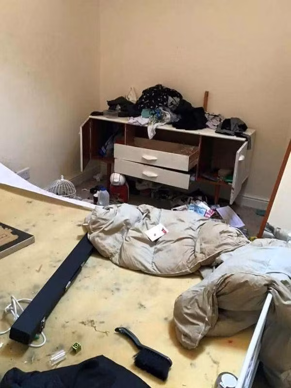 Dù thắng kiện, bà Angela đã phải chi trả khoản án phí 11.000 bảng Anh tương ứng 335 triệu đồng tiền Việt, do người thuê nhà không đủ khả năng tài chính để chi trả. Hiện tại, hai vợ chồng bà cũng chưa nhận lại được khoản tiền thuê nhà bị thiếu, và còn phải tốn thêm rất nhiều tiền để sửa chữa căn nhà.