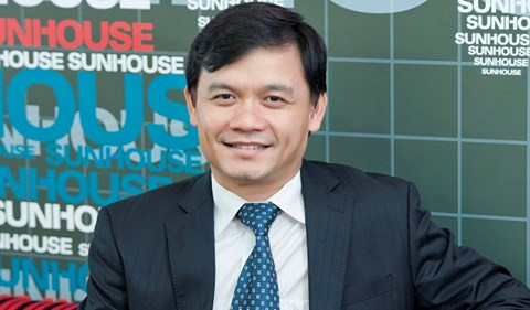 Ông Nguyễn Xuân Phú sinh ra trong gia đình có truyền thống hiếu học tại Nghệ An. Ông là cử nhân trường Đại học Kinh tế Quốc dân. Ảnh: Doanhnhansaigon.