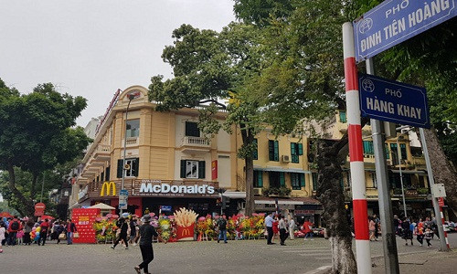 Cửa hàng đầu tiên của McDonald's tại Hà Nội. Ảnh: Hiếu Công.