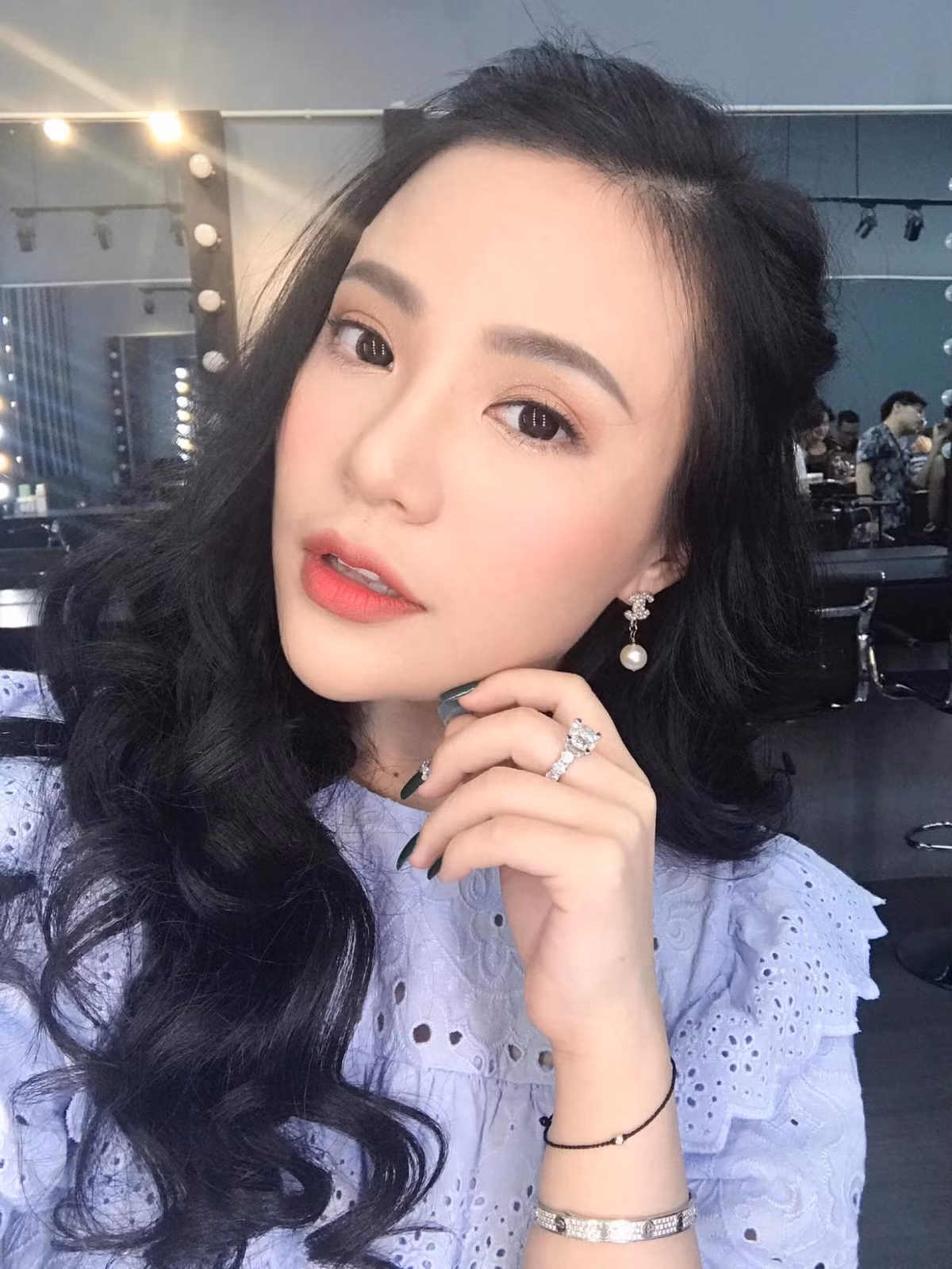 Chiếc nhẫn kim cương Thu Trang đeo thường xuyên có giá trên 1 tỉ đồng. Ảnh: Dân Việt.