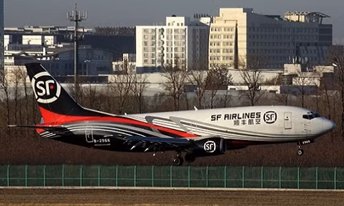 Hai may bay Boeing 747 duoc ban online thanh cong