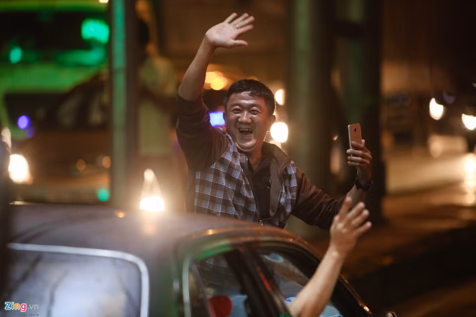 Đến 24h, tổng cộng trạm thu phí phải xả 12 lần.