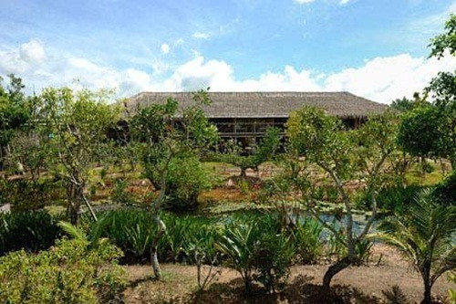 Nằm ở huyện Trảng Bàng, tỉnh Tây Ninh, ngôi nhà tre của anh Đặng Công Hạo, từng được rao bán trên Nhật báo phố Wall với giá một triệu USD. Ảnh: Wall Street Journal.