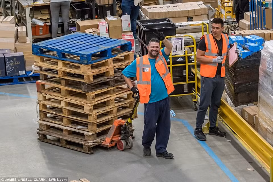 Các đợt giảm giá này sẽ giới hạn thời gian, số lượng bán ra của sản phẩm, đòi hỏi người mua phải rình săn.