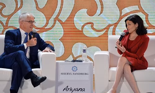 Đại diện cho Faebook tại APEC CEO Summit là Giám đốc điều hành Sheryl Sandberg. Nữ doanh nhân quyền lực có buổi đối thoại với Thủ tướng Úc Malcolm Turnbull trong phiên thảo luận cấp cao về "Công nghệ - Động lực của các cơ hội kinh tế". Ảnh: Nhịp sống số.