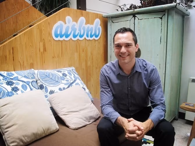 Đồng sáng lập kiêm Giám đốc Chiến lược của ứng dụng đặt phòng, khách sạn trực tuyến Airbnb - Nathan Blecharczyk tham gia đối thoại về chủ để Người tạo lập công việc mới. Ảnh: Luxatic.