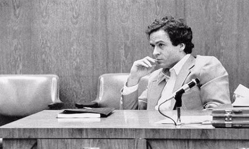 Ted Bundy nhận được cả tá thư tình trong tù.