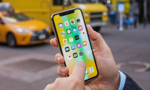 Theo bình chọn của Tạp chí Time, iPhone X là một trong những sản phẩm công nghệ hay nhất 2017. Ảnh: Cnet.