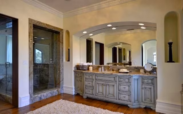 Phòng tắm sang trọng ngang khách sạn cao cấp. Ảnh: Celebuzz.