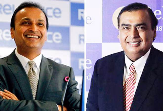 Cả hai bổ sung thế mạnh cho nhau và cùng với cha làm nên đế chế Reliance hùng mạnh. Tuy nhiên, sau khi Dhirubhai Ambani qua đời năm 2002. Mukesh và Anil bất đồng và bắt đầu chia đôi đế chế khổng lồ. Ảnh: Business Today.