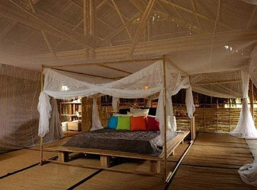 Nội thất trong nhà hoàn toàn bằng tre. Ảnh: Wall Street Journal.