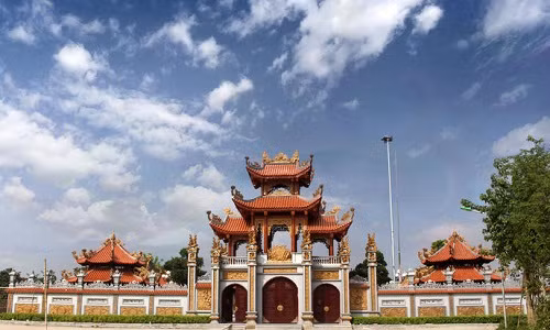 Choang ngop ngoi nha tho ho tram ty o Nghe An