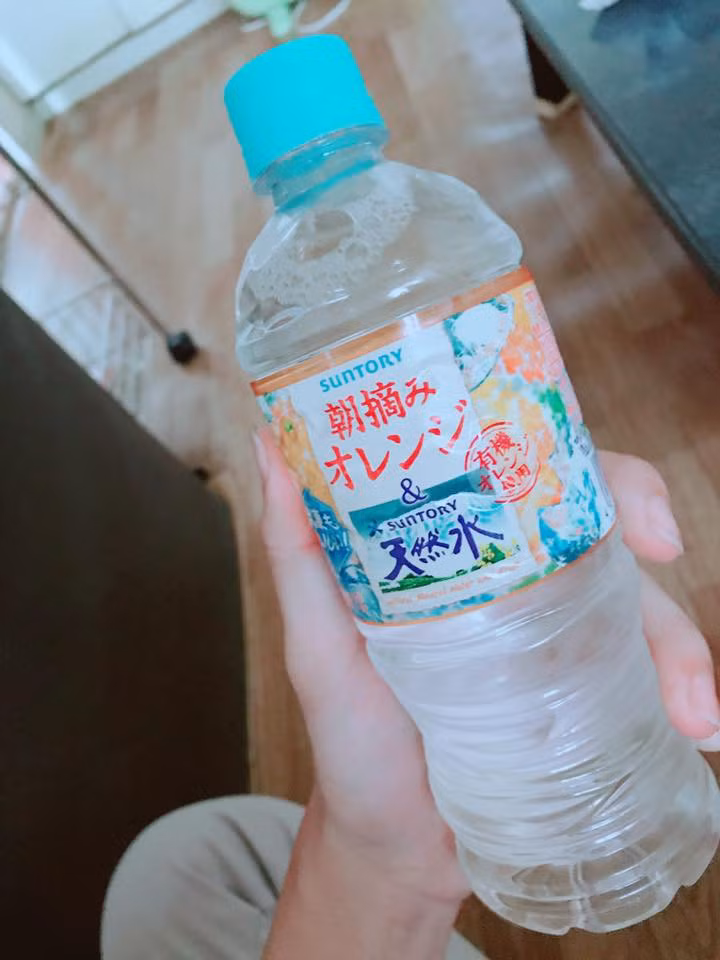 Thời gian gần đây, nước lọc vị trà sữa đến từ Nhật Bản đang trở thành sản phẩm mới hot nhất thị trường Việt, đặc biệt là chợ mạng. Ảnh: Facebook.