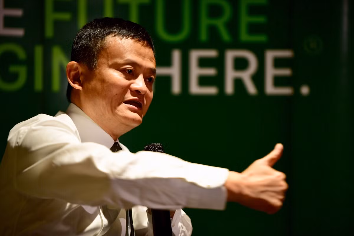 Không giống nhiều tỷ phú khác, Jack Ma không sưu tập siêu xe hay đồng hồ đắt tiền. Ông dành nhiều thời gian và tiền bạc cho thú vui lạ lùng: sưu tầm muối. Ảnh: Rappler.