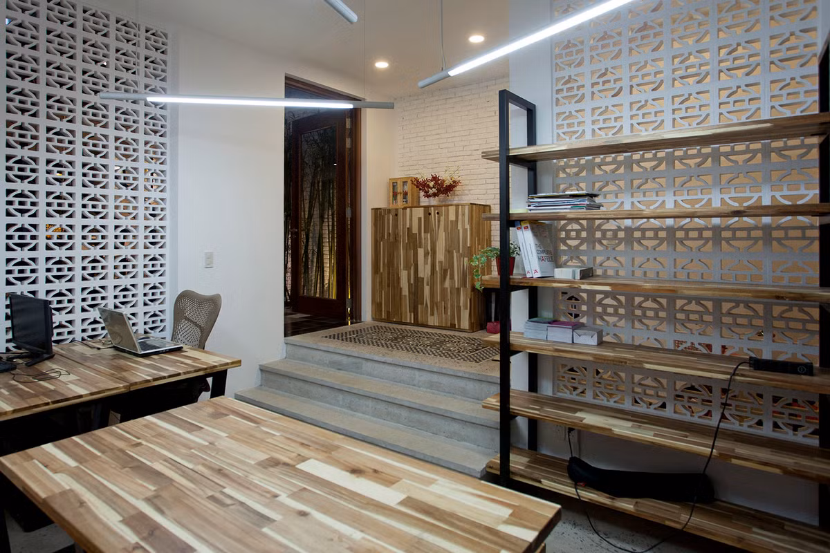 Không gian nhỏ cho khu vực làm việc của gia chủ.