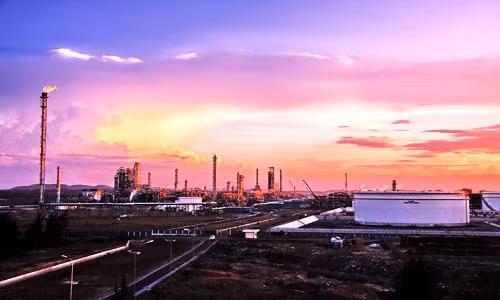 Dai gia Sai Gon muon mua Nha may loc dau Dung Quat