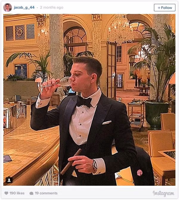 Và tất nhiên, không thể thiếu những bữa tiệc xa hoa với món ăn đắt tiền nhất, trong nhà hàng sang trọng nhất.