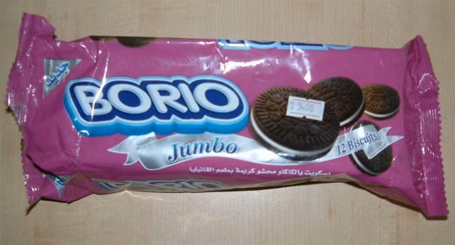 Nếu không để ý rất dễ nhầm loại bánh quy “Borio” thành "Oreo". Ảnh: Viralsection.