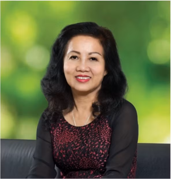 Sau đó, bà Ánh còn đảm nhiệm vị trí Phó chủ nhiệm khoa Kế toán ngân hàng. Năm 1994, bà Ánh chuyển về SaiGonBank và 10 năm sau, bà được bổ nhiệm vào vị trí Tổng giám đốc. Ảnh: Kinh tế &amp; Tiêu dùng.