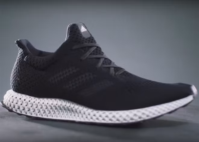 Một sản phẩm công nghệ thu hút nhiều giới trẻ là giày giày thể thao in 3D đầu tiên của Adidas. Sử dụng kỹ thuật Digital Light Synthesis, Adidas lên kế hoạch bán ra hơn 100.000 đôi giày in 3D vào cuối năm 2018. Ảnh: Adidas.