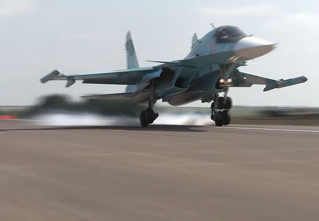 Nga cũng đã thử nghiệm thành công khả năng tích hợp tên lửa không đối không mạnh nhất của nước này là R-77 lên cường kích Su-34.